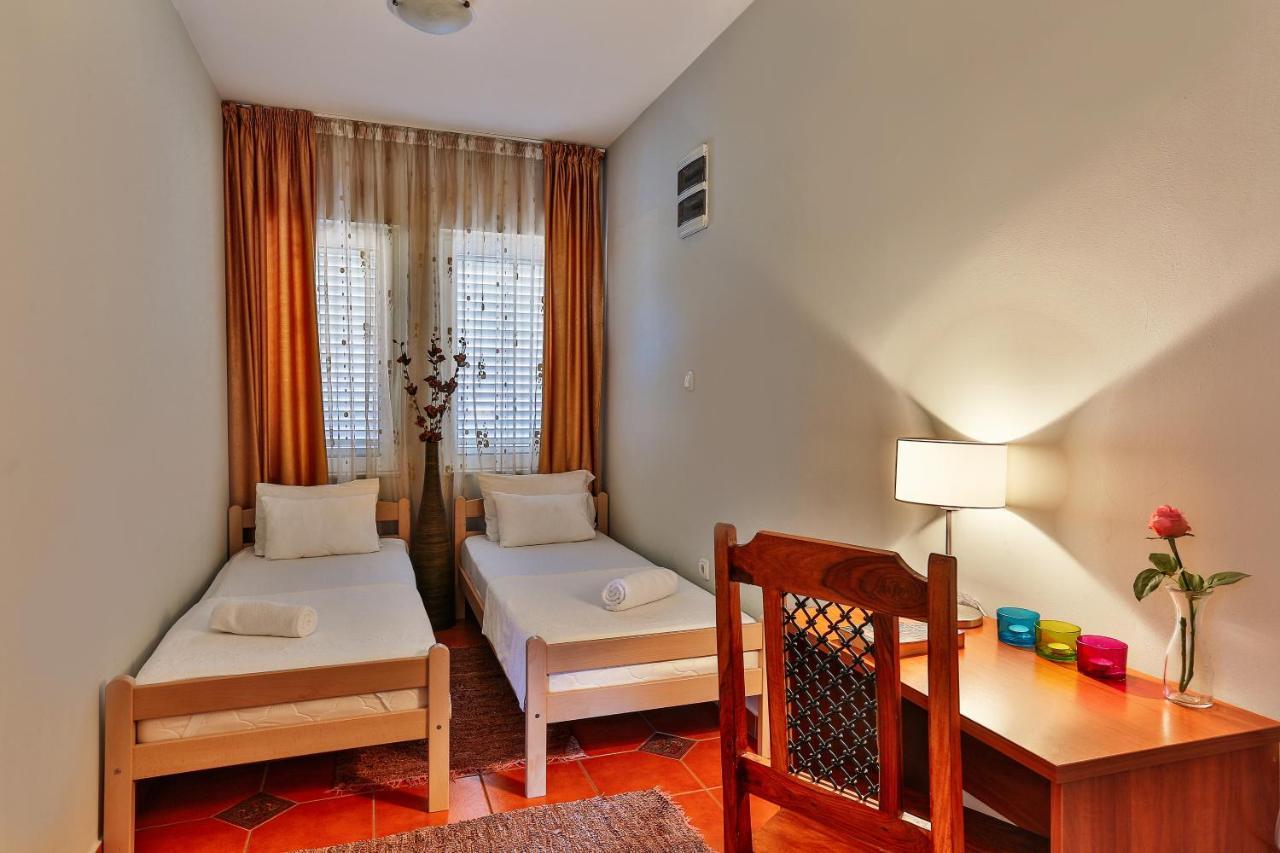 אוטייהא Apartments Misko מראה חיצוני תמונה
