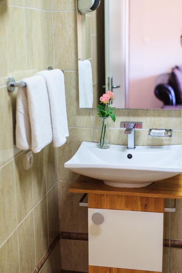 אוטייהא Apartments Misko מראה חיצוני תמונה